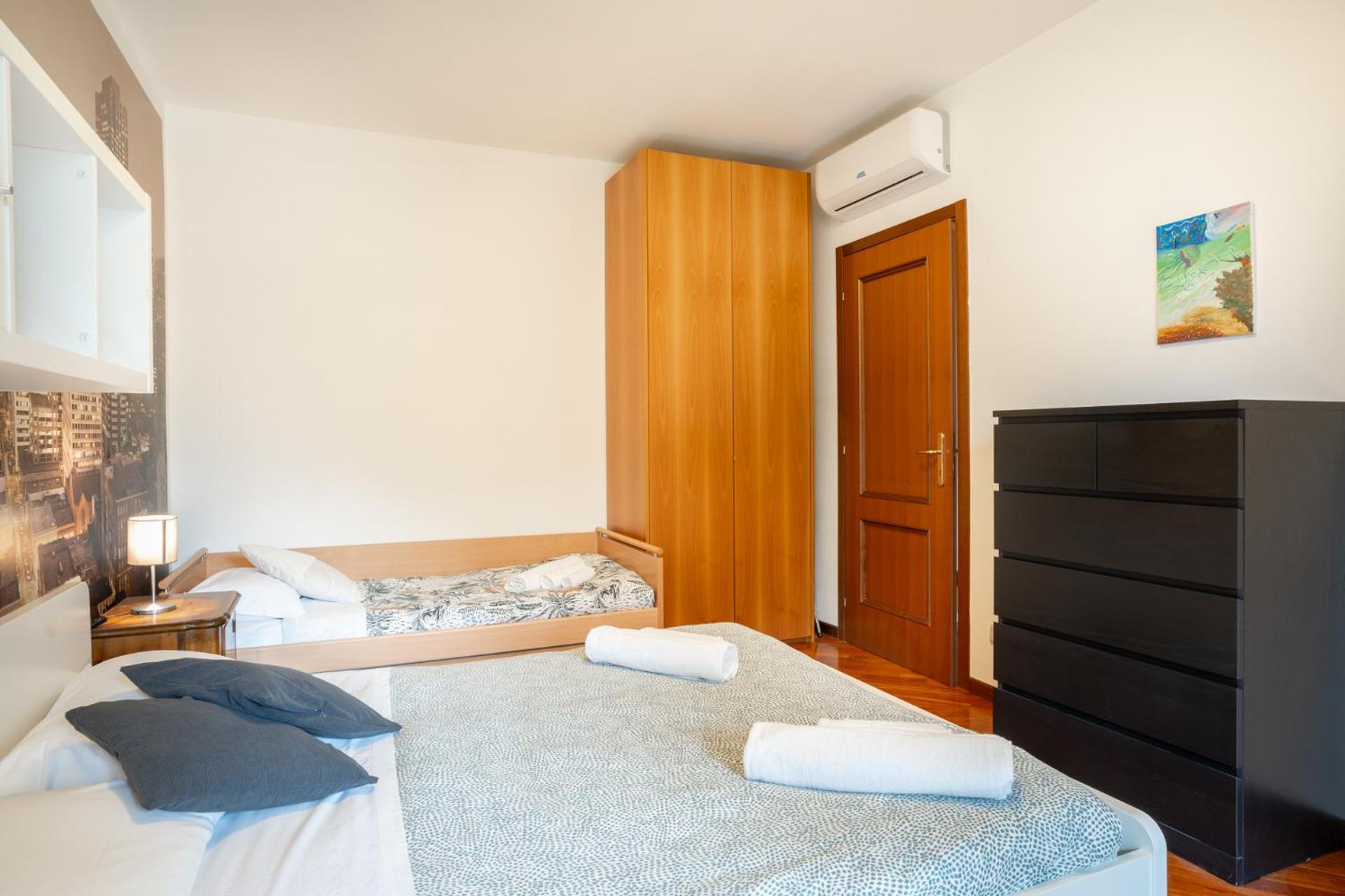 Spacious Bright Apartment Near City Center And Como Lake With Air Conditioning Lecco Extérieur photo