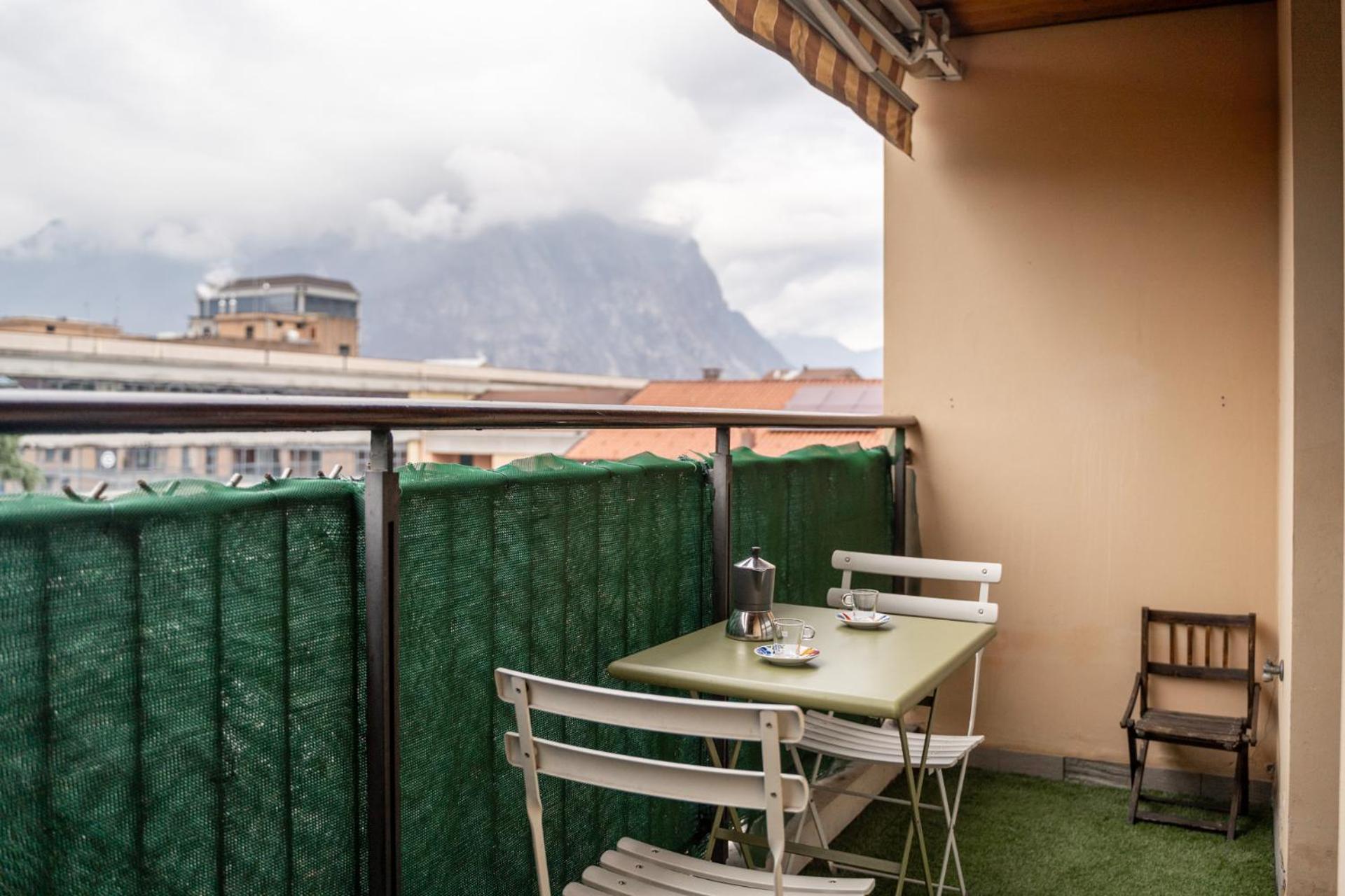 Spacious Bright Apartment Near City Center And Como Lake With Air Conditioning Lecco Extérieur photo