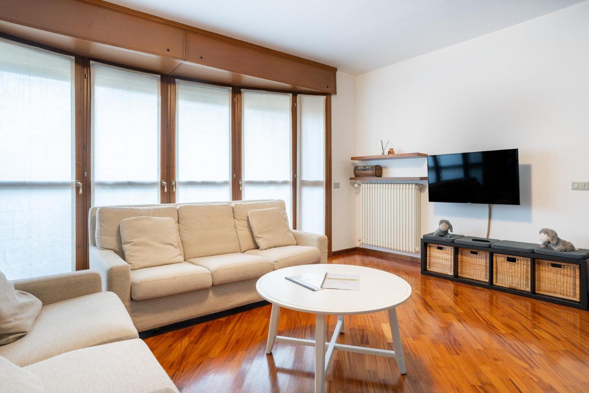 Spacious Bright Apartment Near City Center And Como Lake With Air Conditioning Lecco Extérieur photo