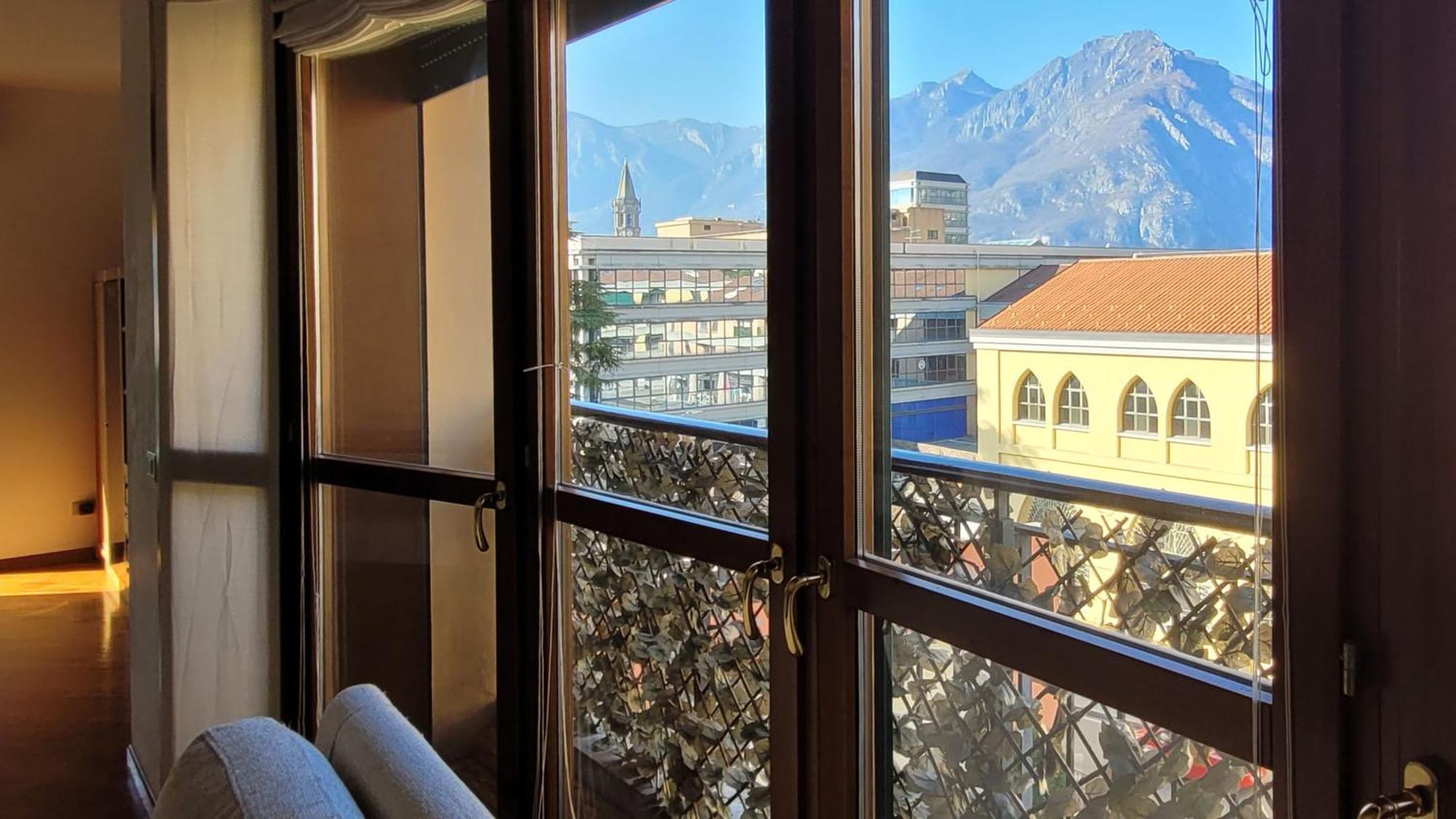 Spacious Bright Apartment Near City Center And Como Lake With Air Conditioning Lecco Extérieur photo